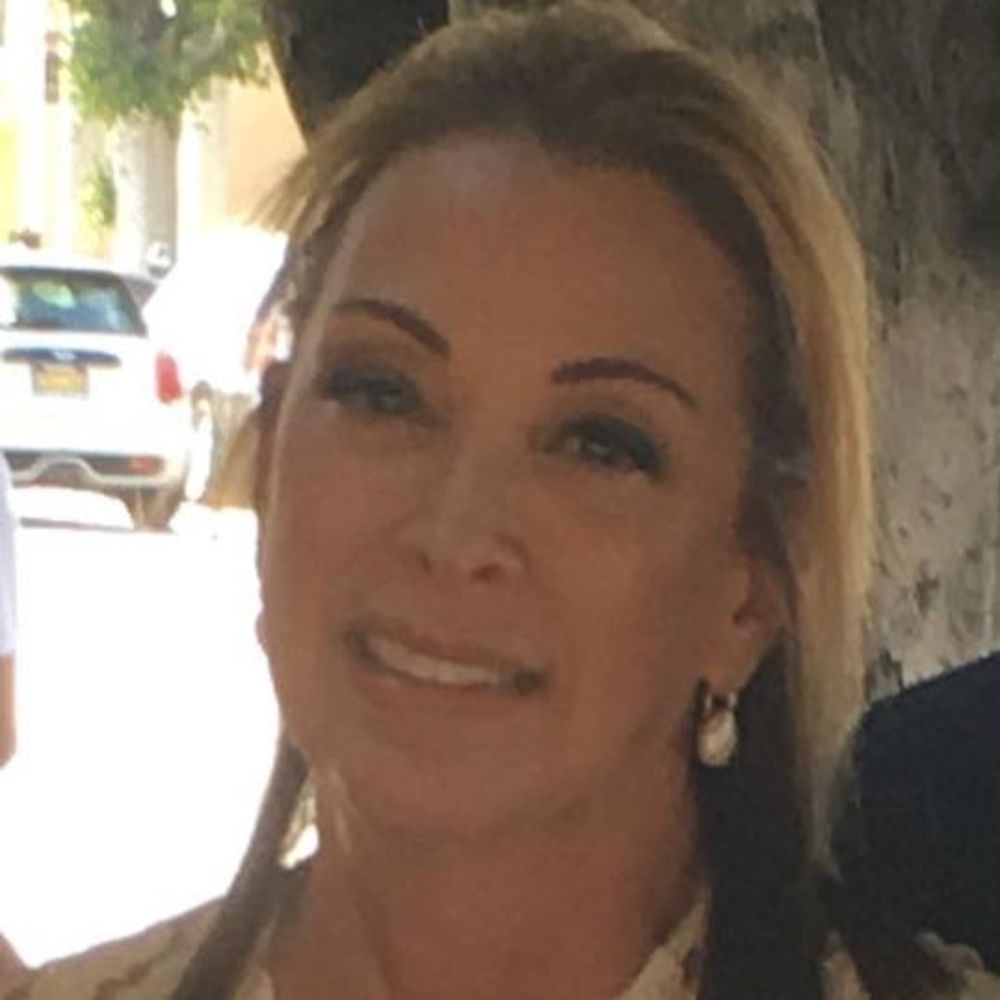 Meet your Posher, Elysa